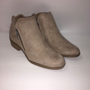 Tan beige booties Ankle boots size 8.5